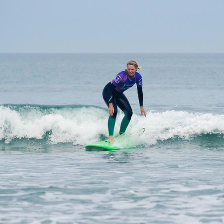 布德Oa Surf Club住宿加早餐旅馆 外观 照片